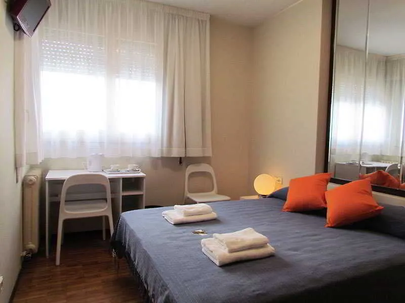 Barcelona City Seven Гостевой дом